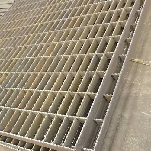 鋼格柵鋼格板的優勢與用途應用場景