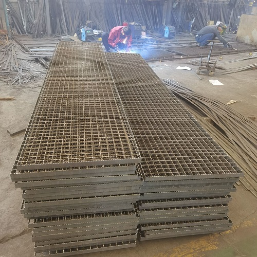 鋼格板鋼格柵在新能源領域中的巨大潛力