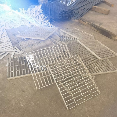 鋼格板在工業(yè)平臺中的應(yīng)用要點(diǎn)