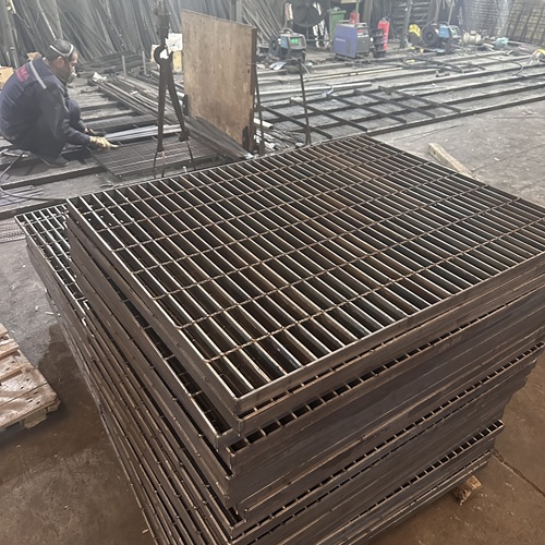 鋼格板高空安裝安全技巧，工程人必學(xué)